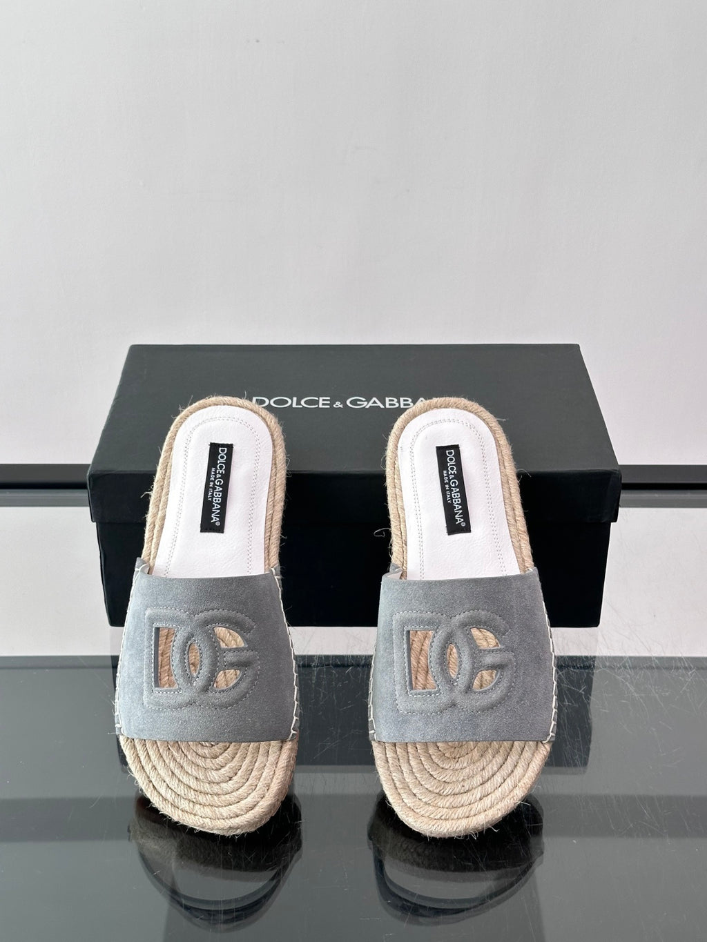 Espadrilhe DG com logo gravado cinza camurça