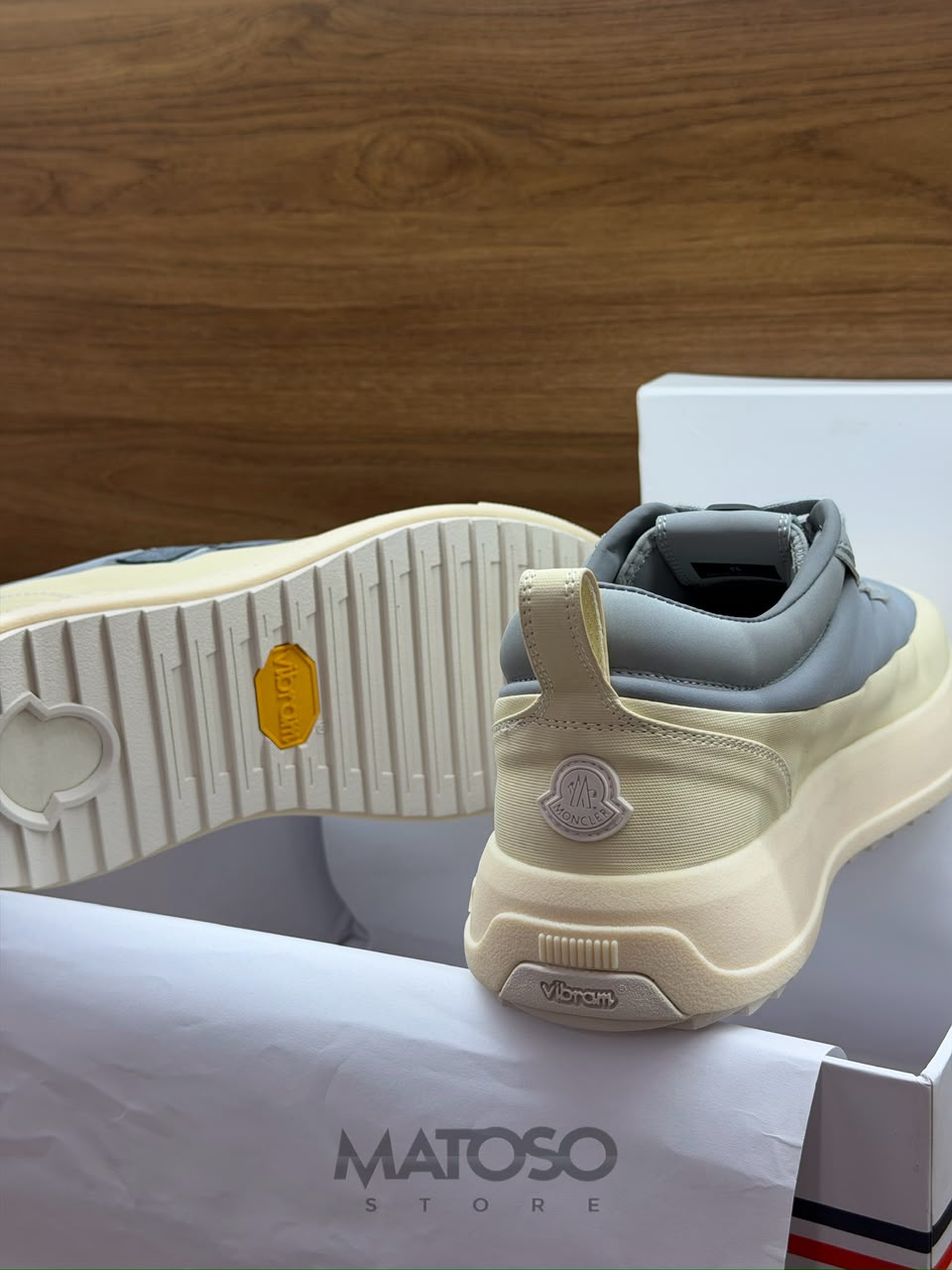 Moncler cinza 41br pronta entrega