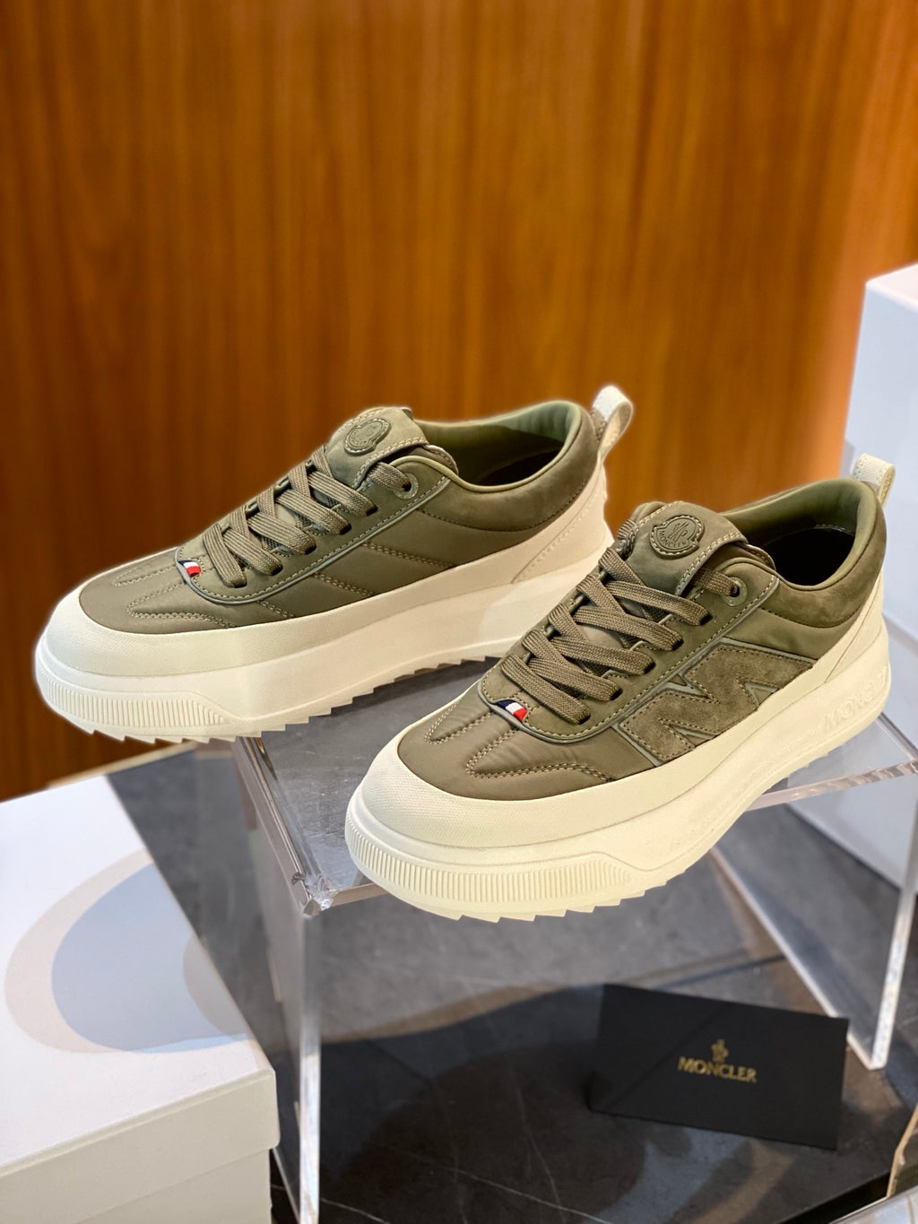 Tênis Moncler Altive Verde Militar
