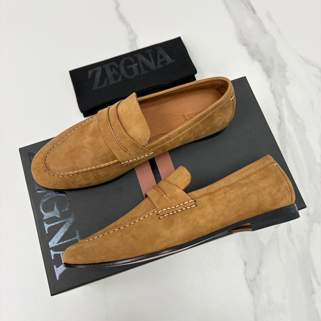Mocassim Zegna Penny Loafer camurça caramelo