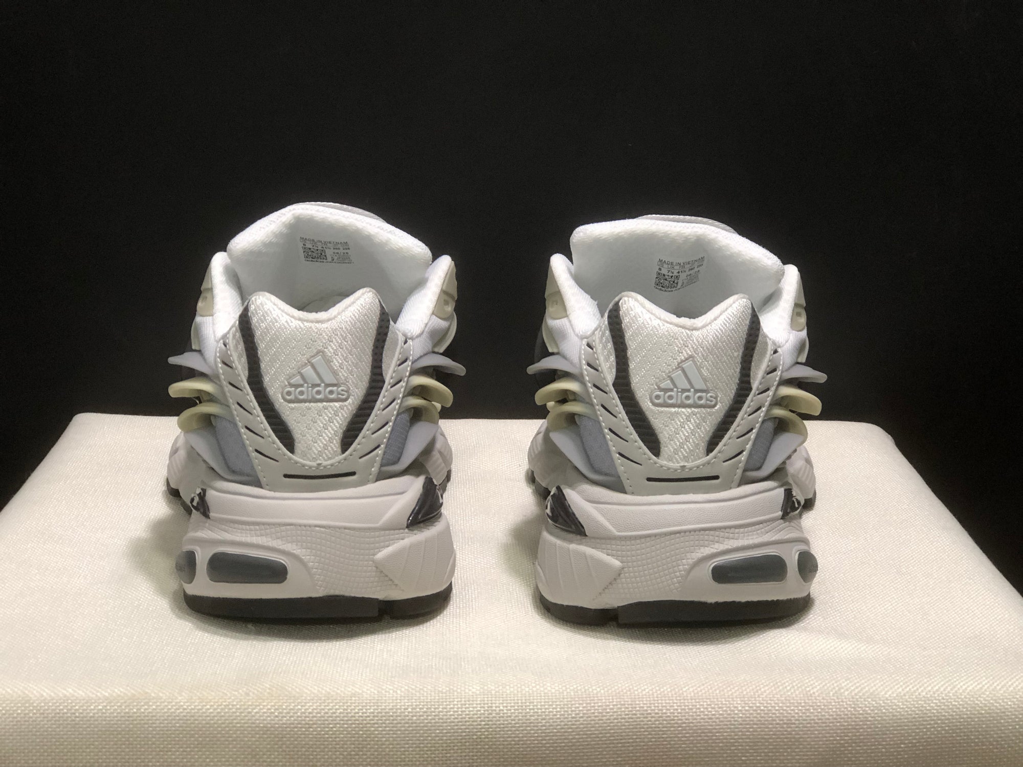 Adidas Adistar Jellyfish x Pharrell Williams Branco/Cinza