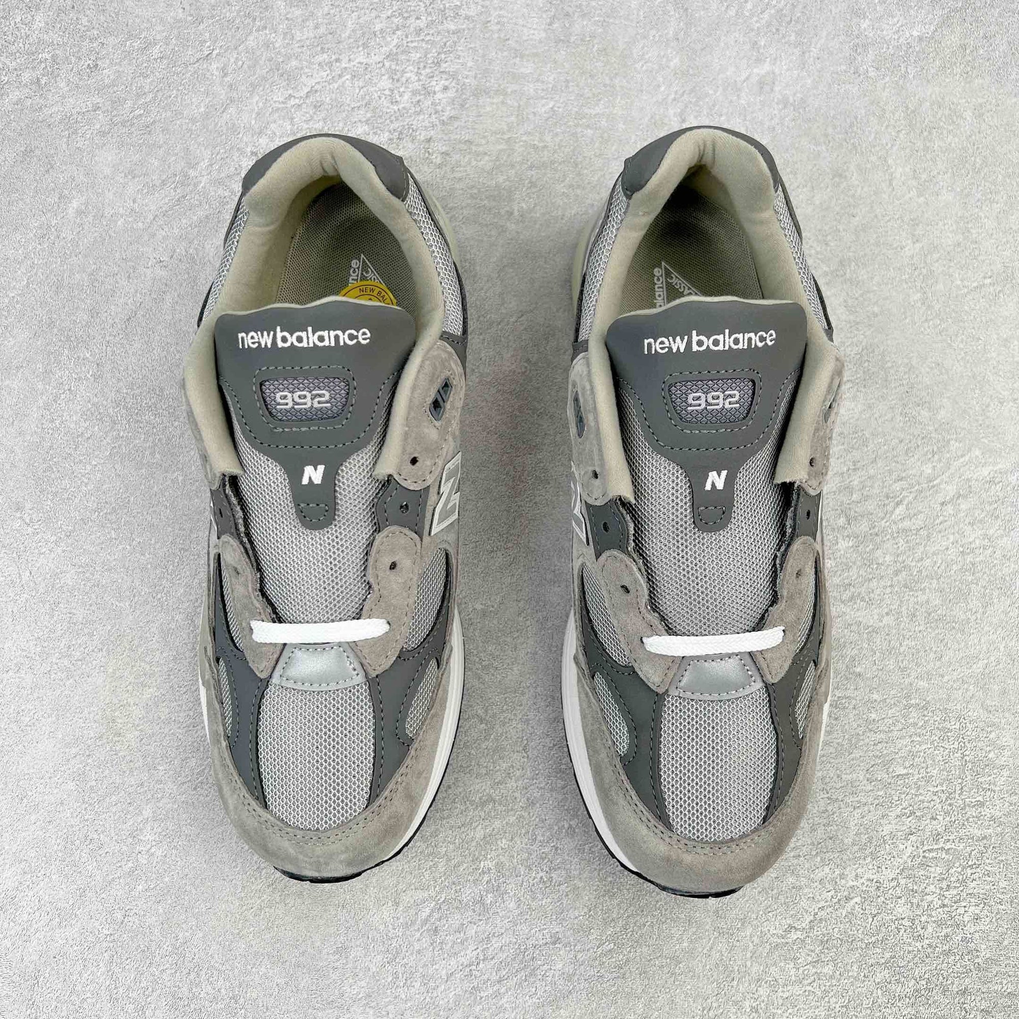 NEW BALANCE 992 Grey Silver