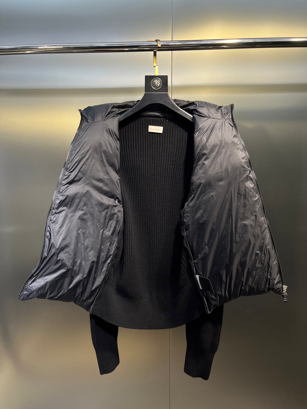 Moncler jaqueta cardigan acolchoada preta