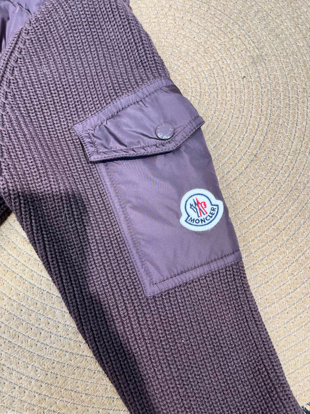 Moncler jaqueta cardigan acolchoada vinho