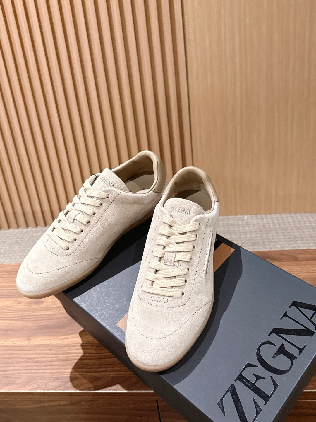 Zegna 232 Camurça bege