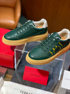 Tênis Ferragamo Gancini em couro Verde