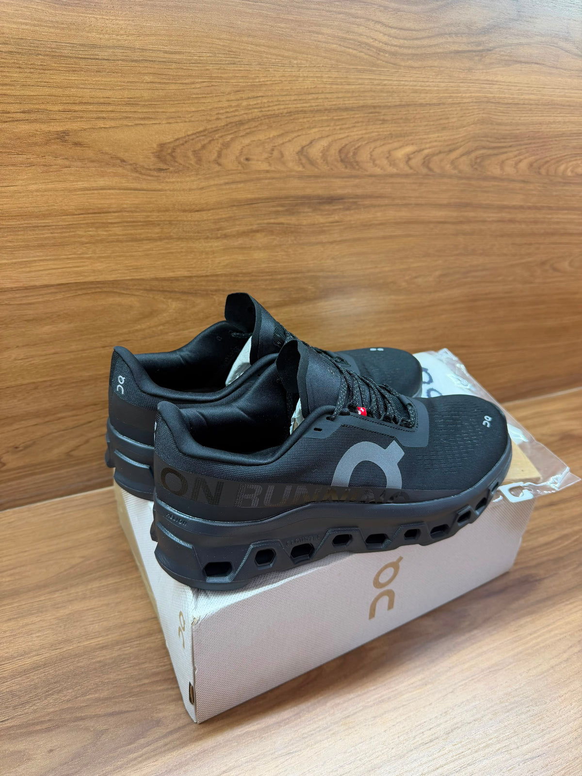Tênis ON Running Cloudmonster 2 Preto 41br pronta entrega