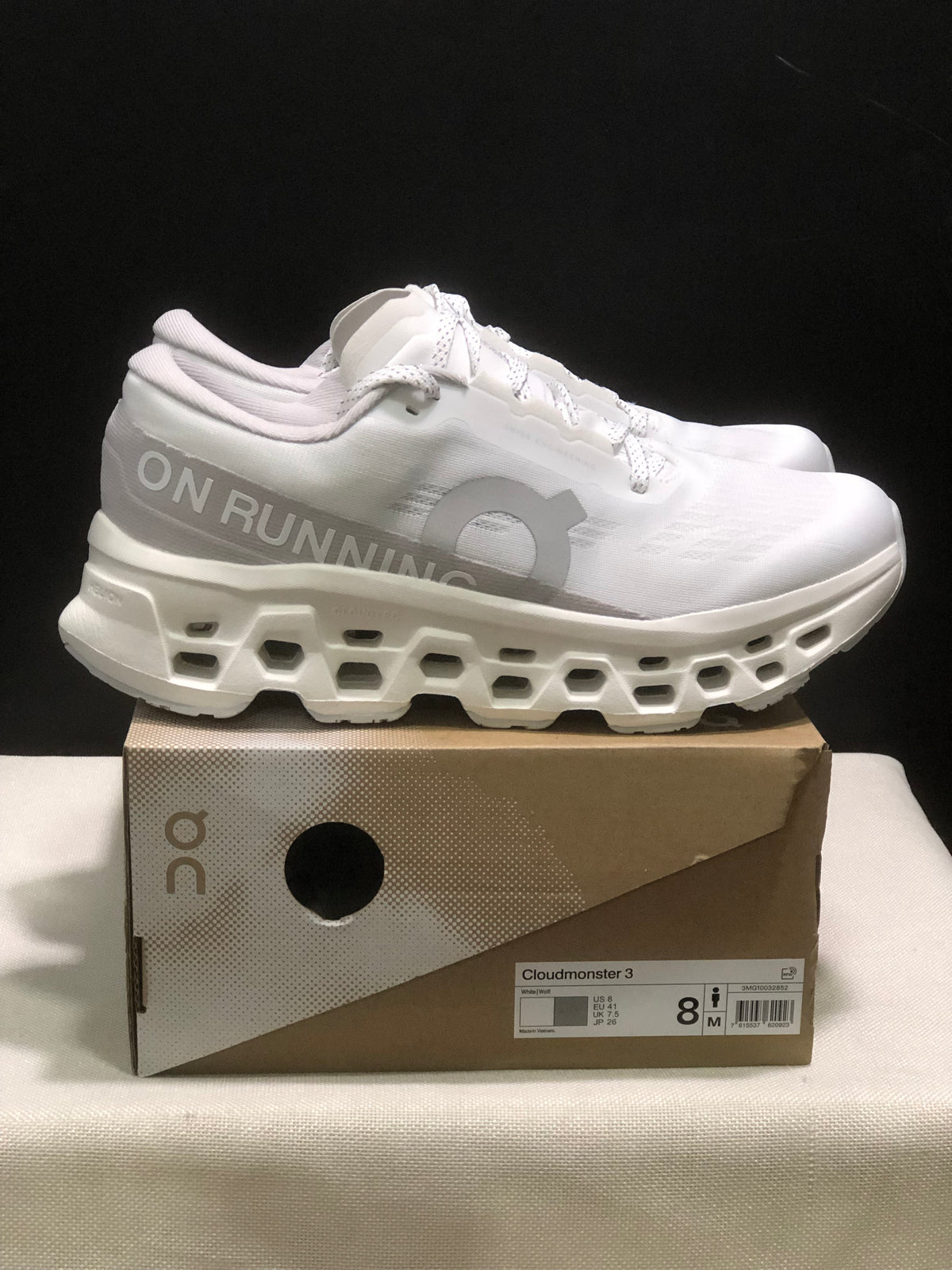 Tênis On Running Cloudmonster 3 branco