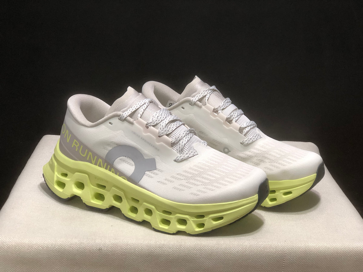 Tênis On Running Cloudmonster 3 branco/amarelo