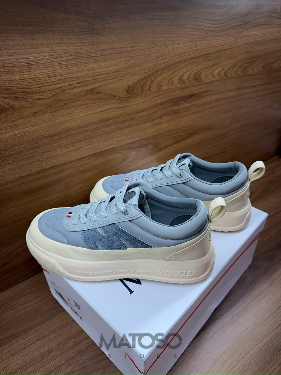 Moncler cinza 41br pronta entrega