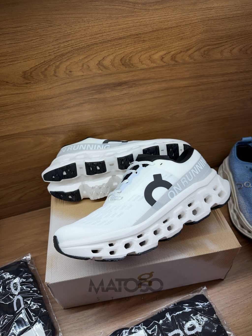 Tênis ON Running Cloudmonster 3 Branco pronta entrega