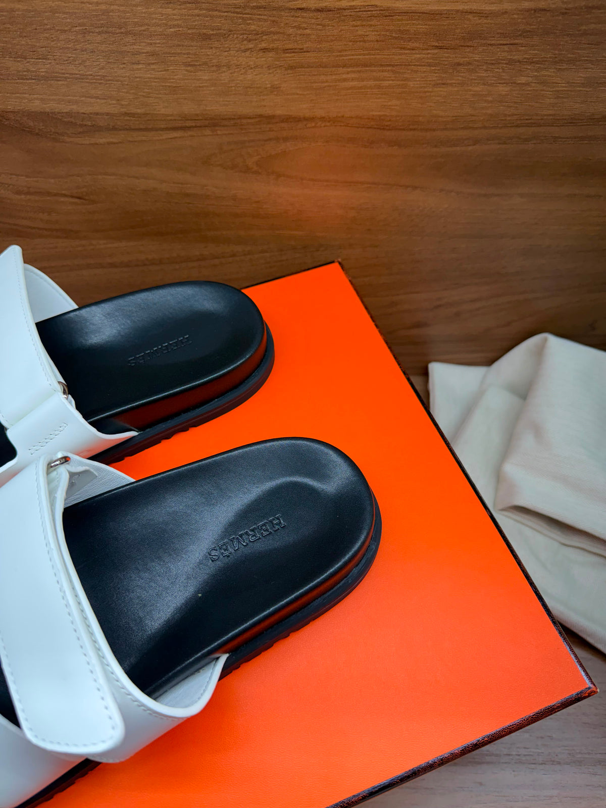 Sandália Chypre Hermès Branca 41br pronta entrega