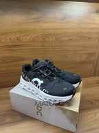 Tênis ON Cloudmonster 2 preto/branco