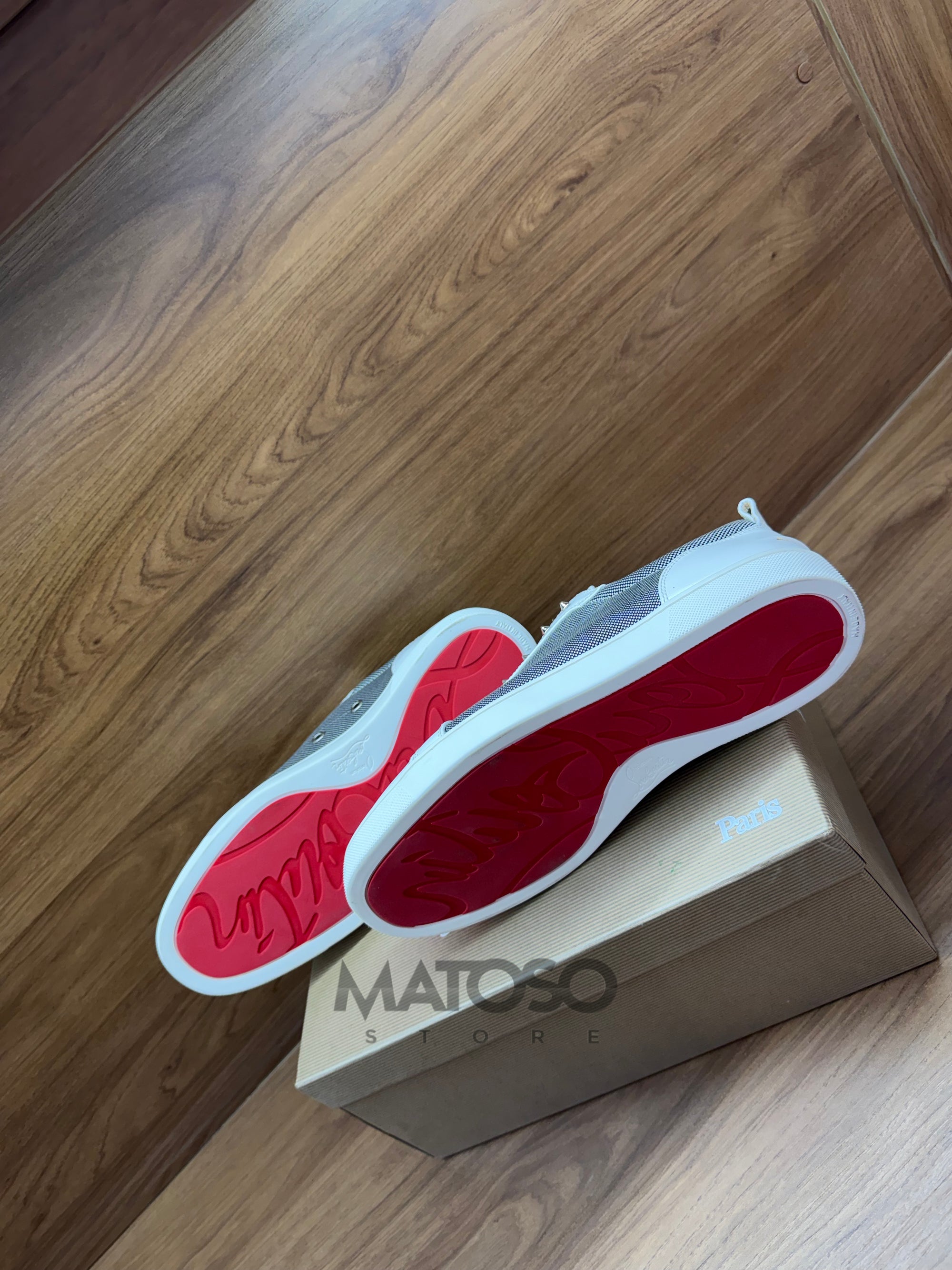 Louboutin branco