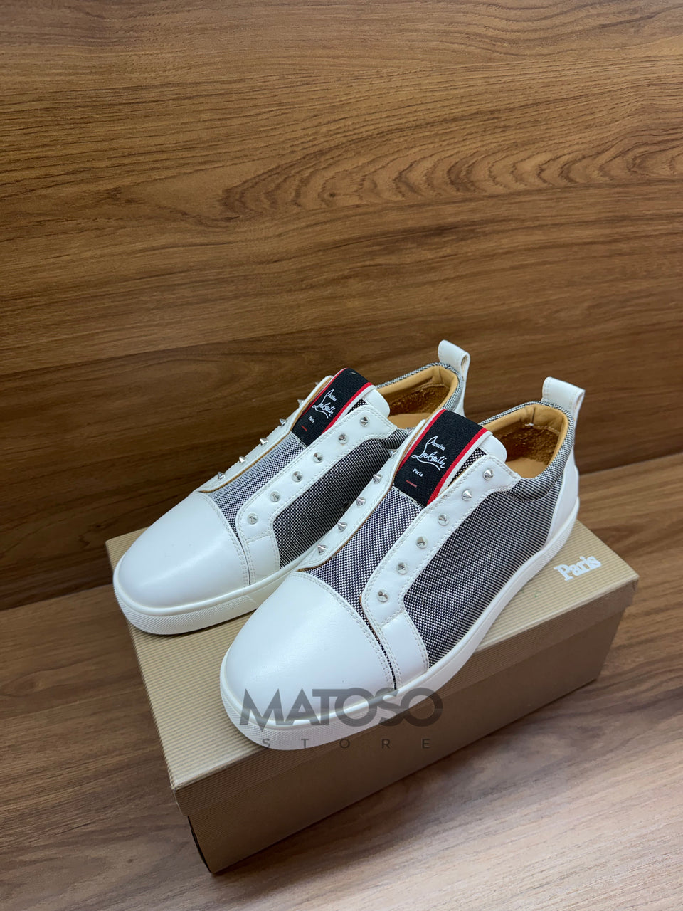 Louboutin branco