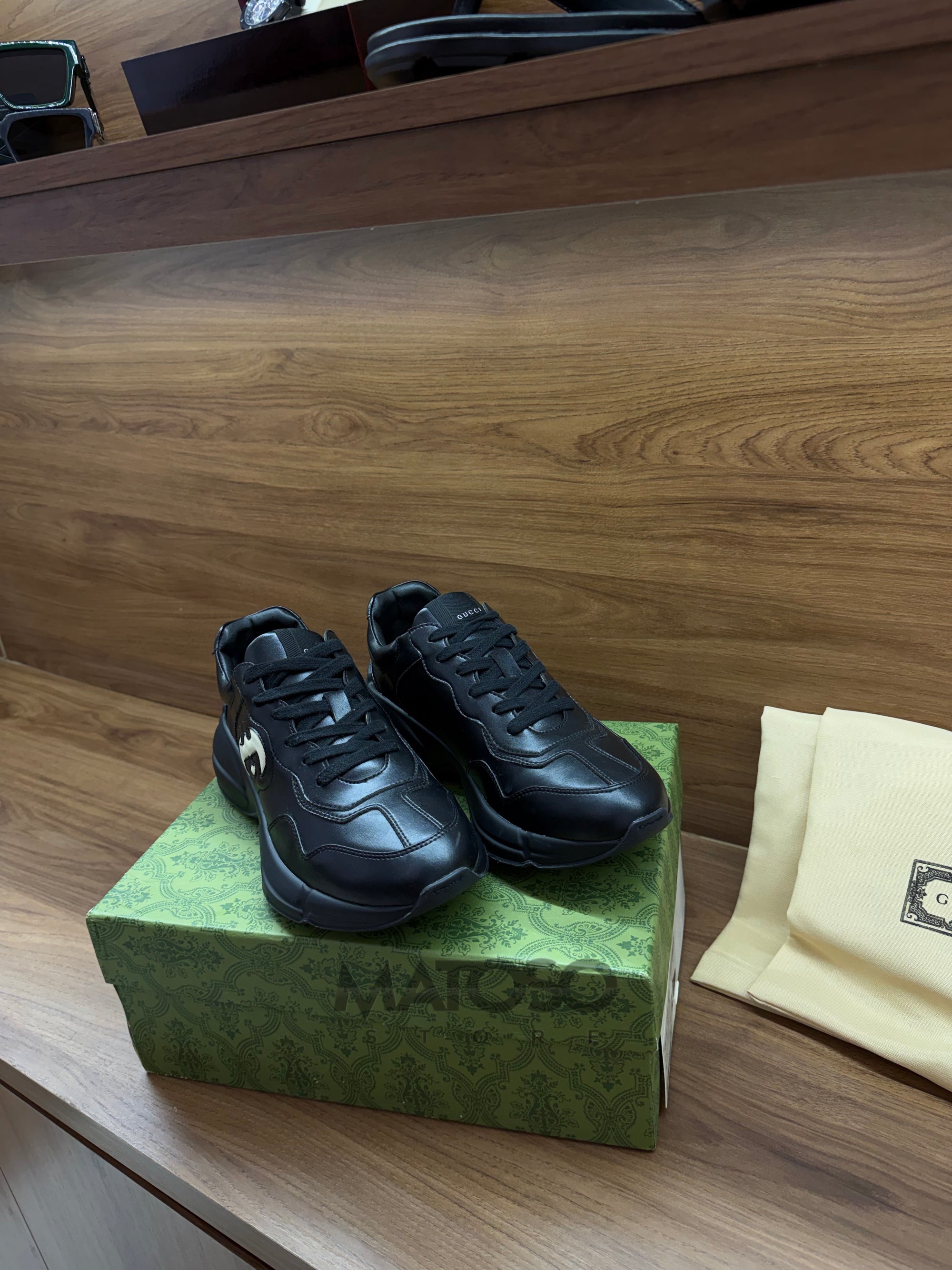 Rhyton Preto