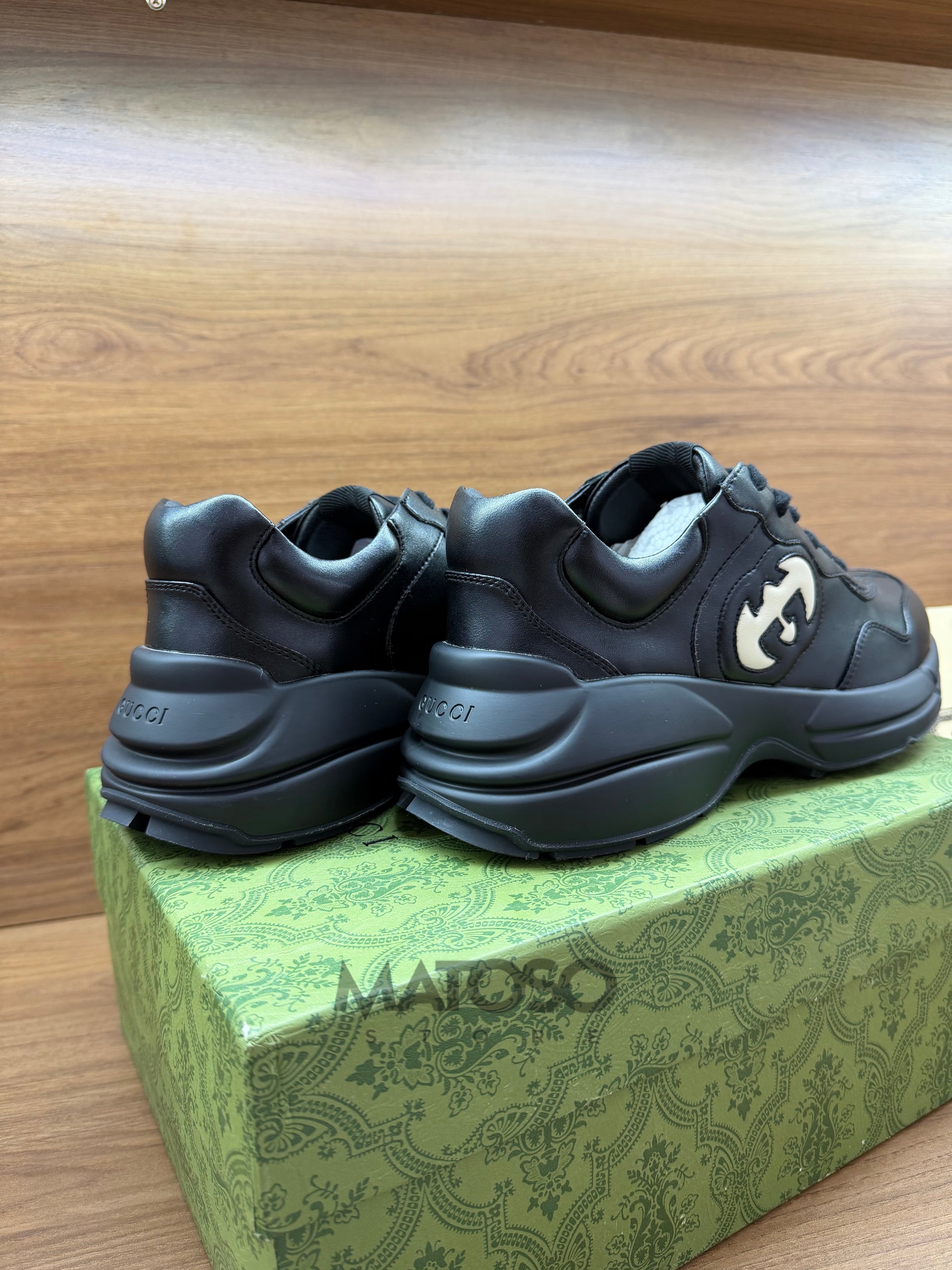 Rhyton Preto