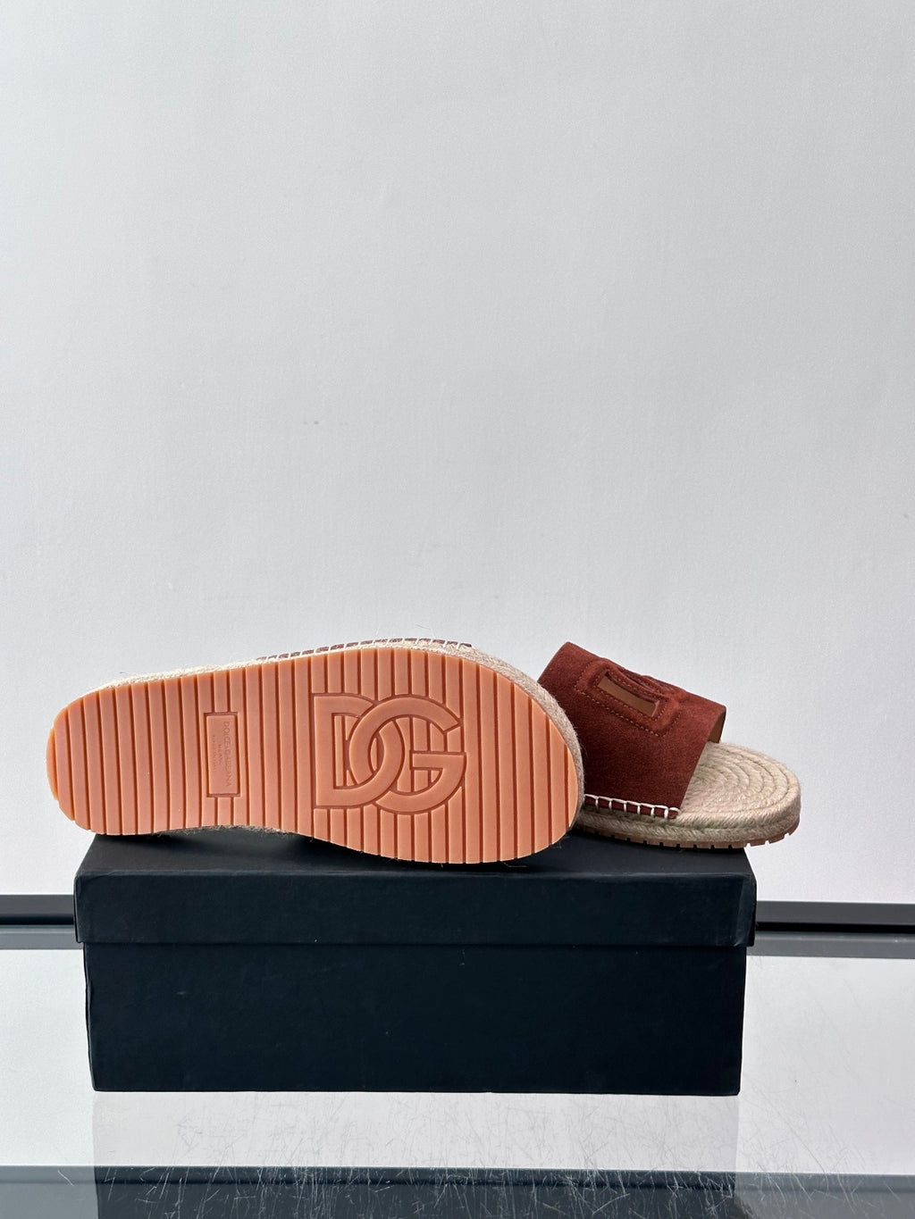 Espadrilhe DG com logo gravado marrom camurça
