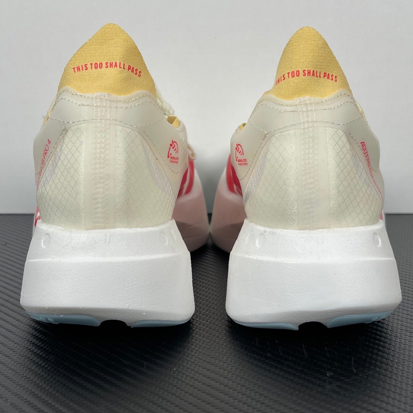 Adizero Adios Pro 4 dourado/vermelho
