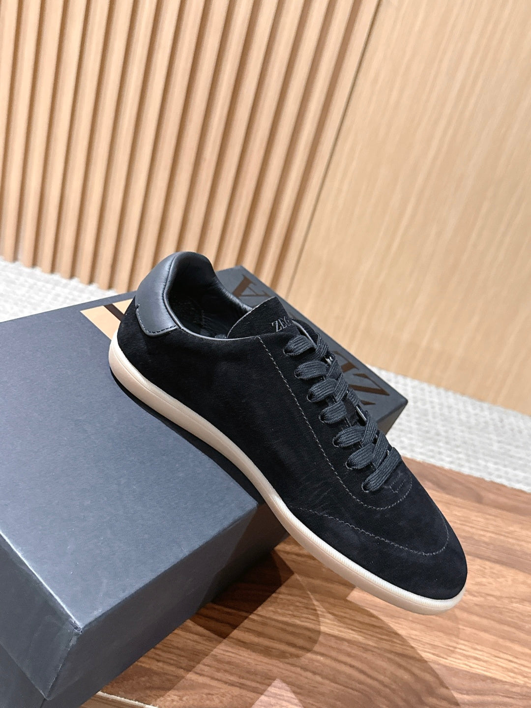 Zegna 232 Camurça preto