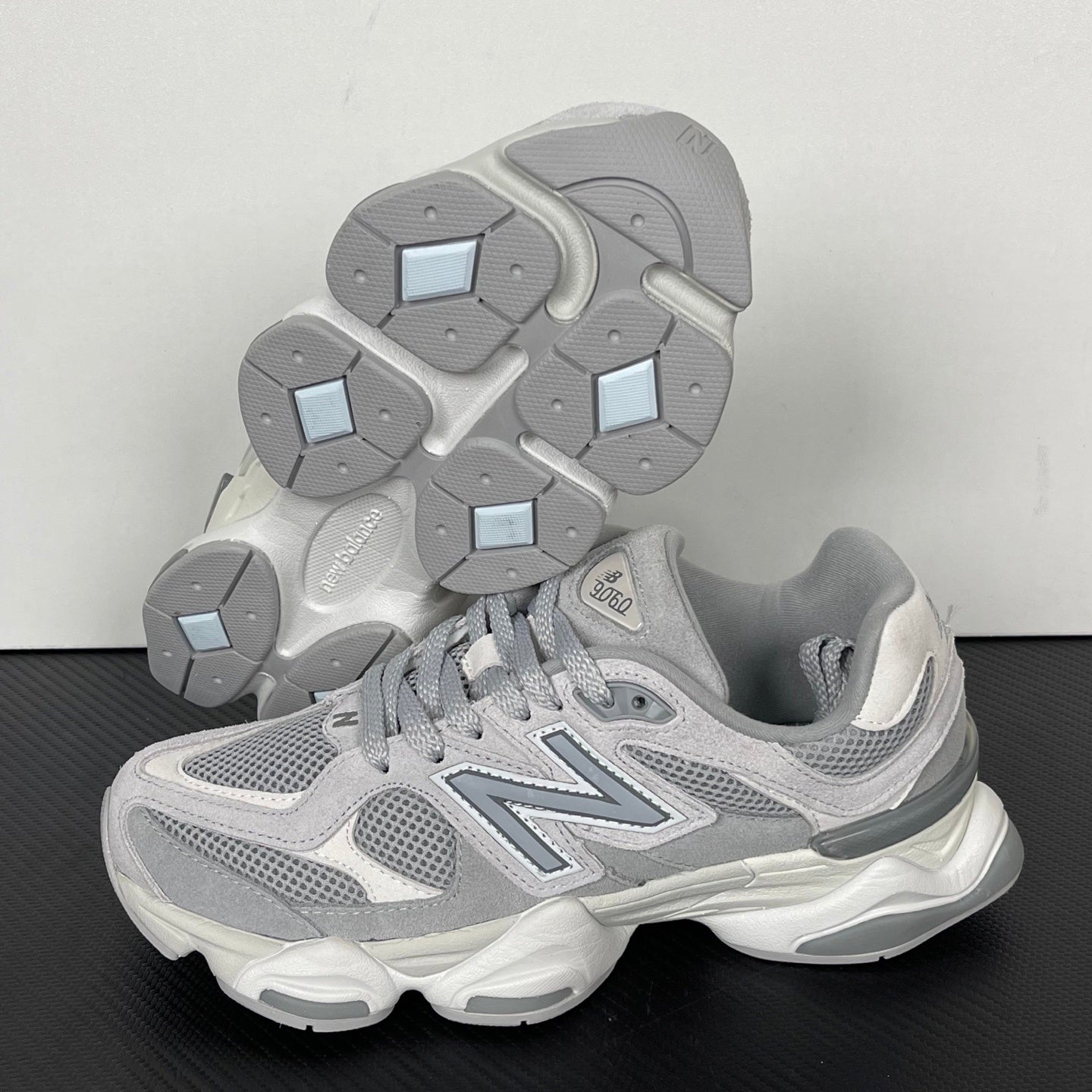NEW BALANCE 9060 cinza/branco