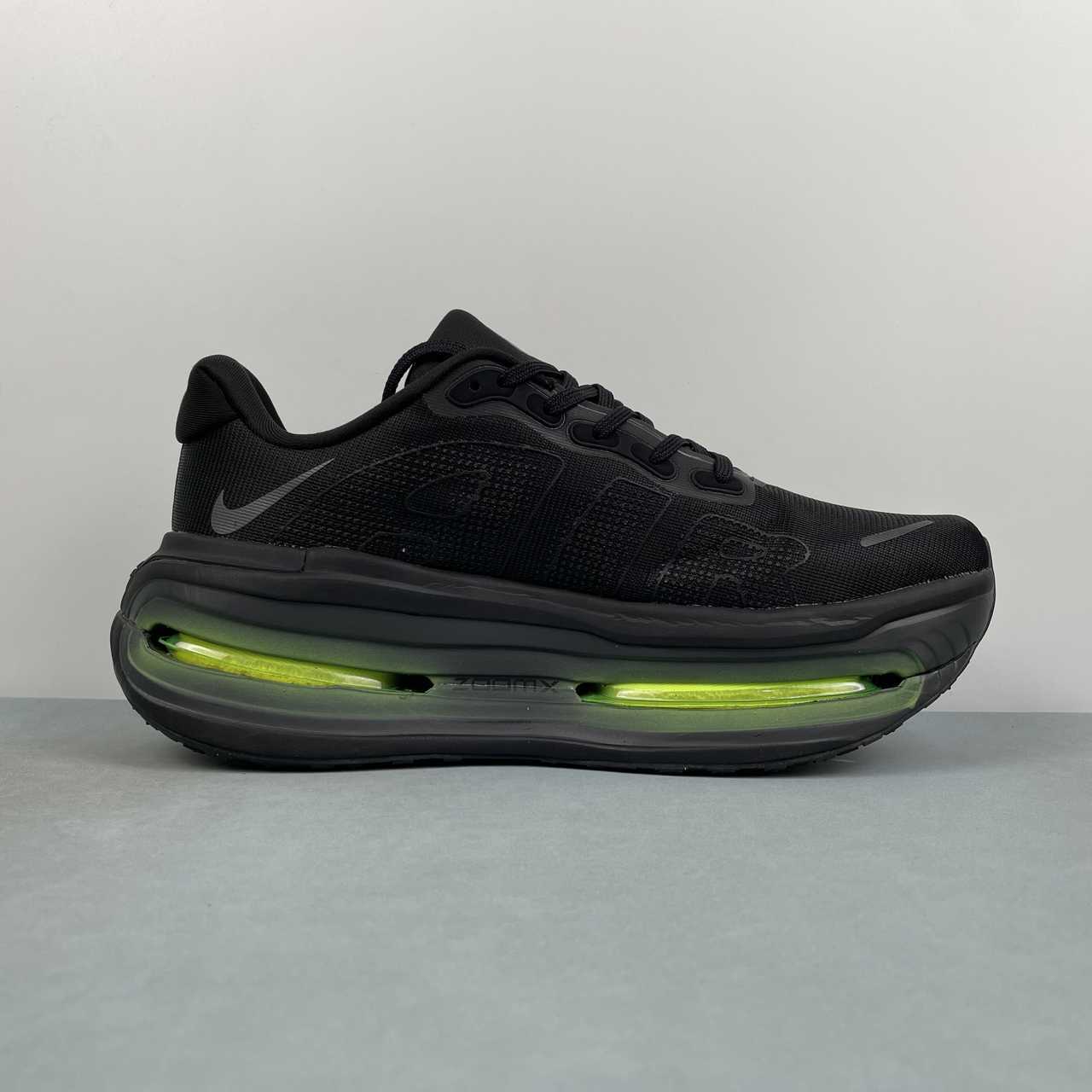 Vomero Premium Preto/amarelo