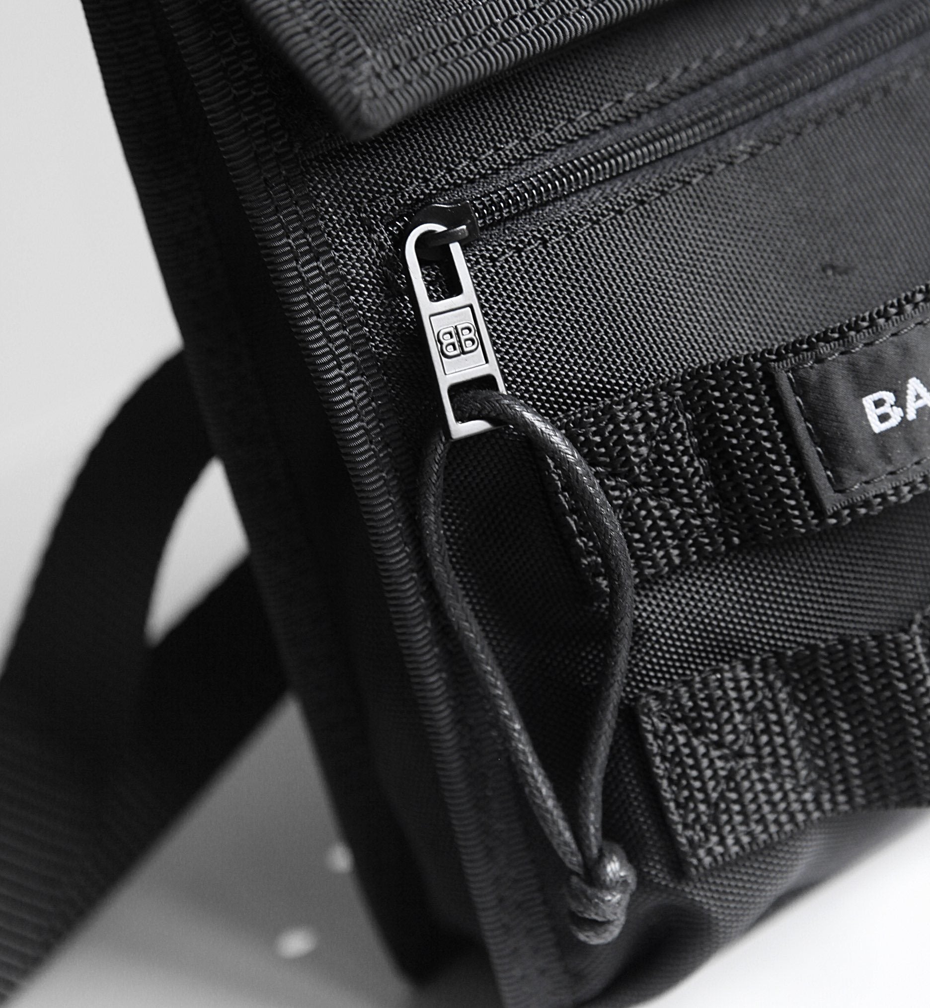Balenciaga Army Small Pouch Preta 19x15x3cm