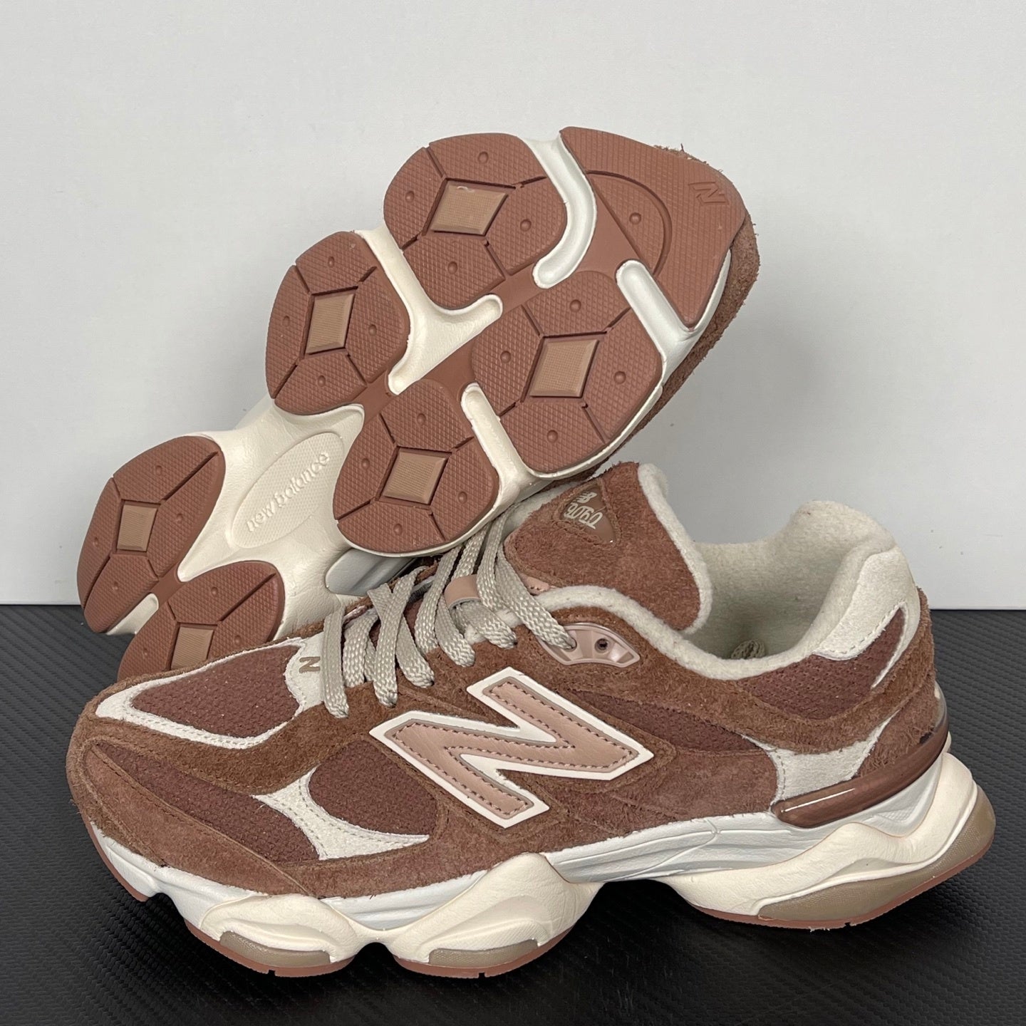 NEW BALANCE 9060 marrom