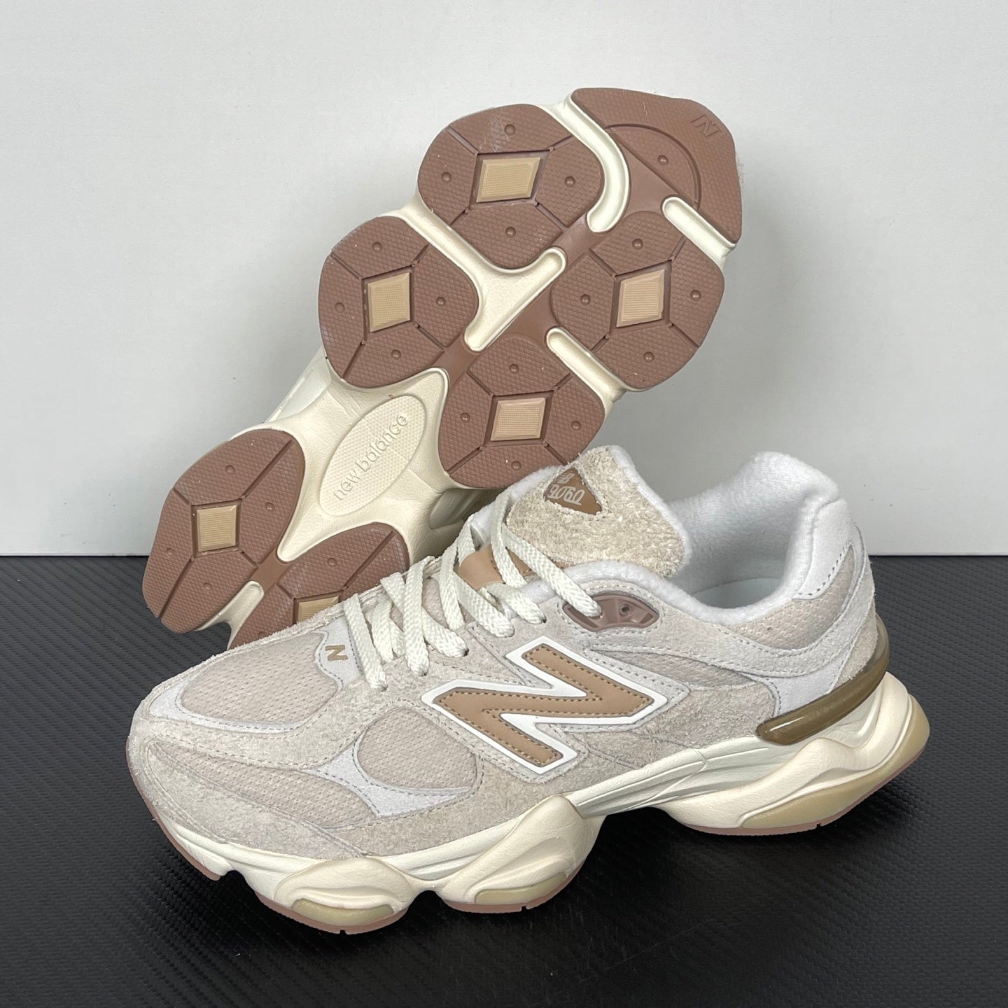 NEW BALANCE 9060 bege/marrom