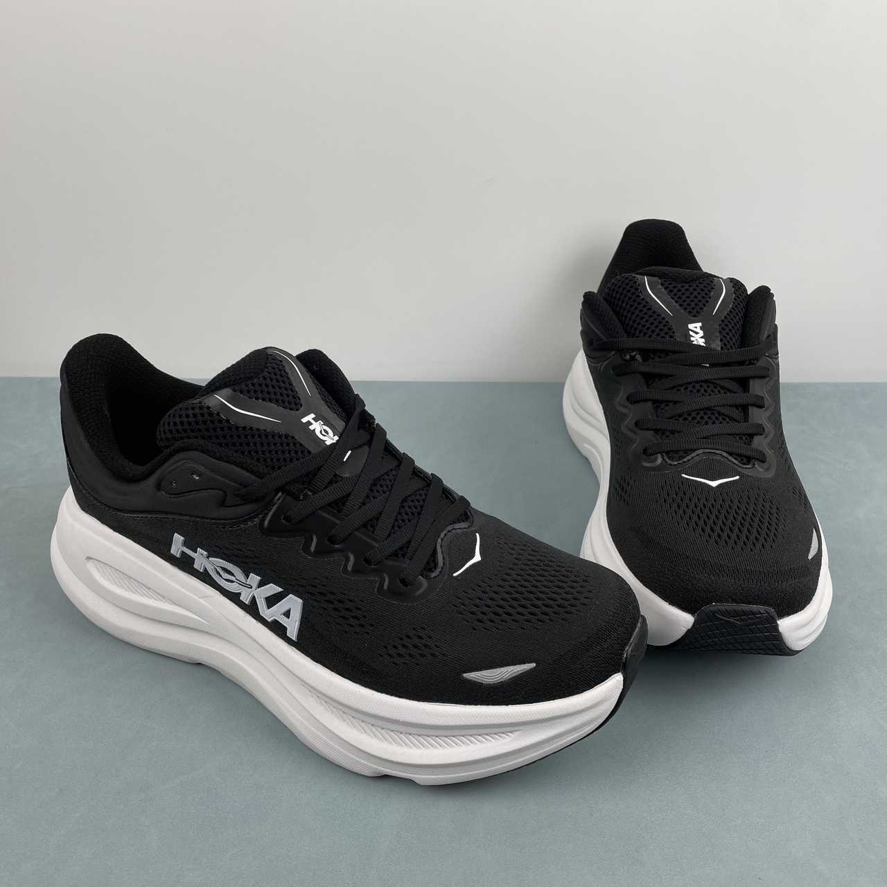 Tênis HOKA One One Bondi 9 Preto/Branco