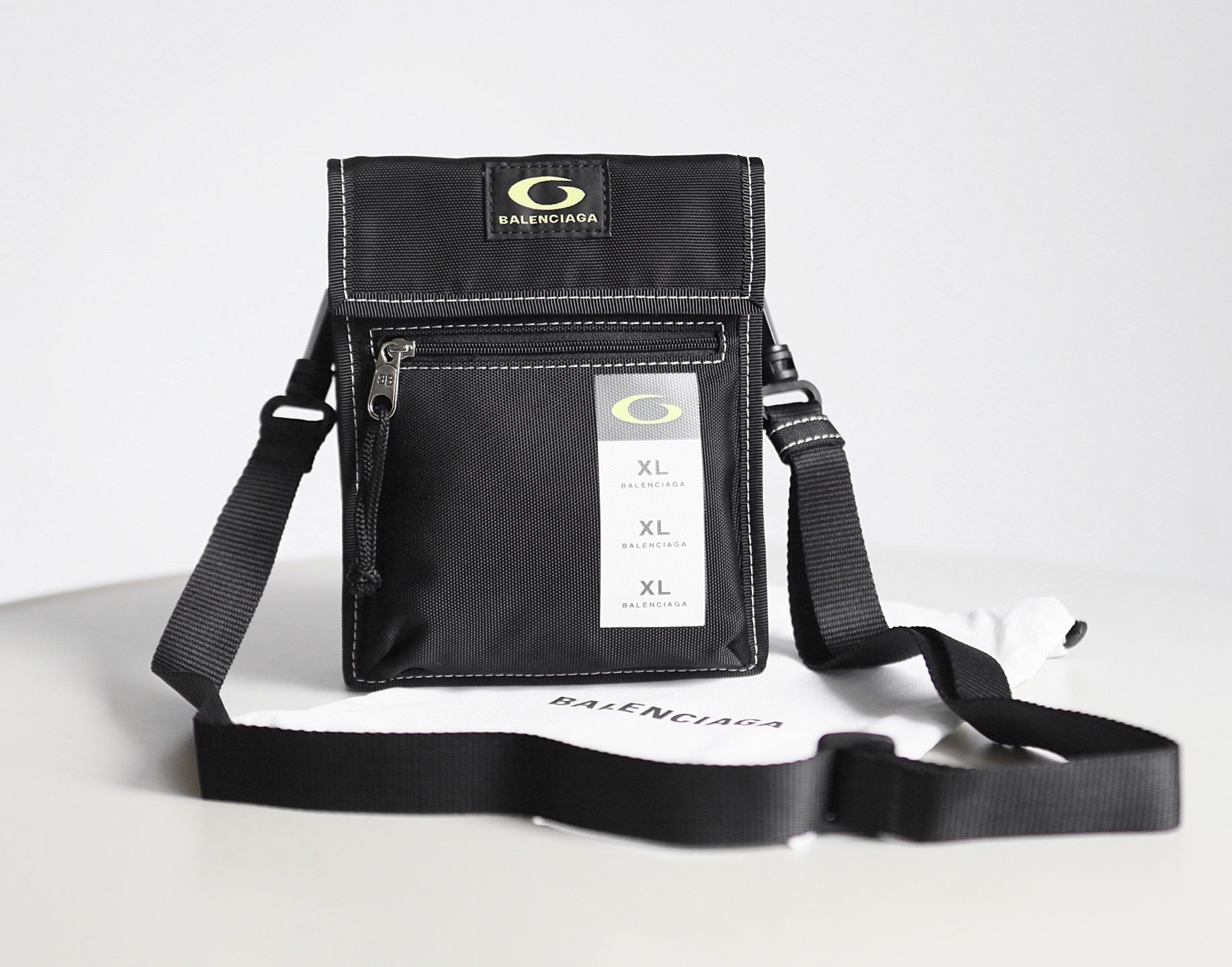 Balenciaga Explorer Small Pouch bag Preta 19×16×3.3cm
