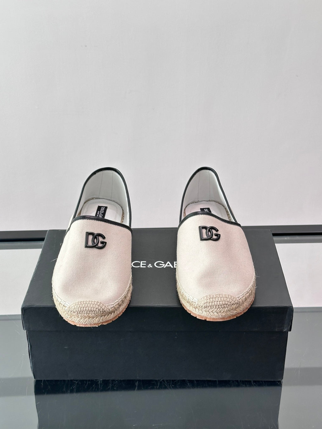 Espadrilhe DG com logo gravado bege