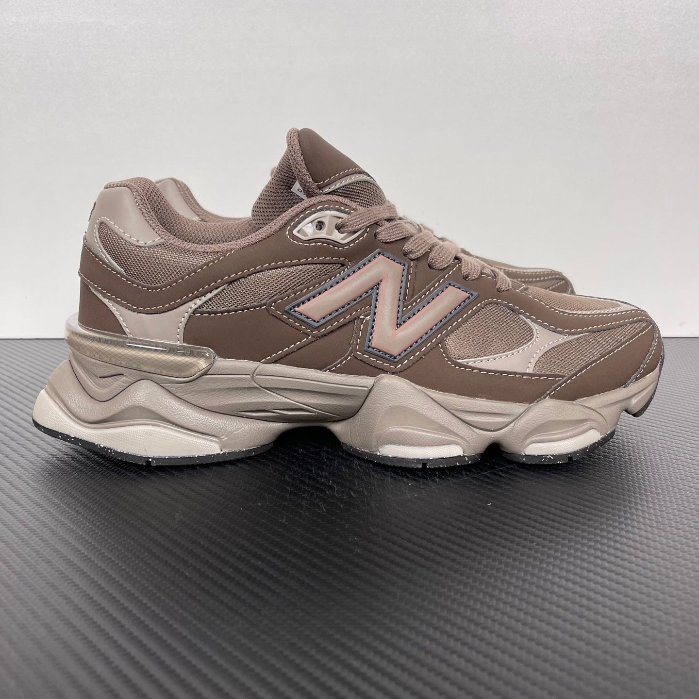 NEW BALANCE 9060 marrom