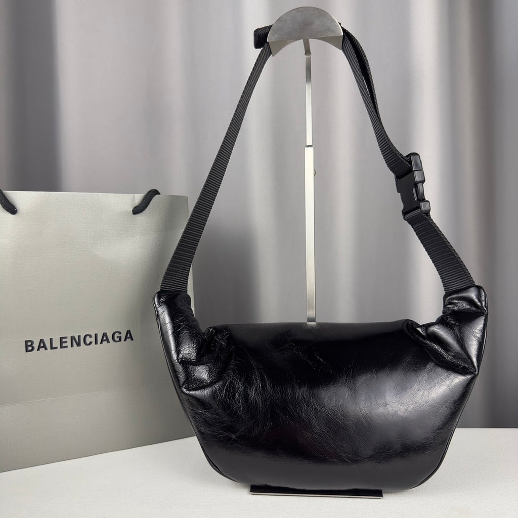 Pochete Balenciaga em Couro Preto Explorer Belt Bag 25cm