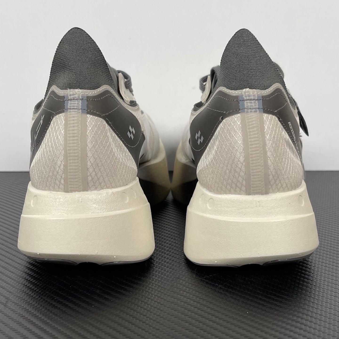 Adizero Adios Pro 4 marrom
