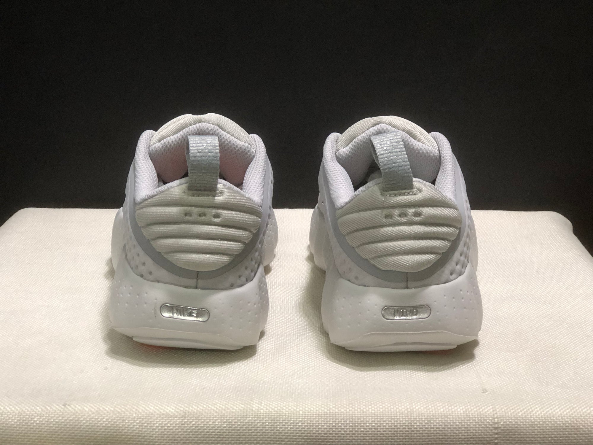 Tênis Nike Mind 002 Cinza