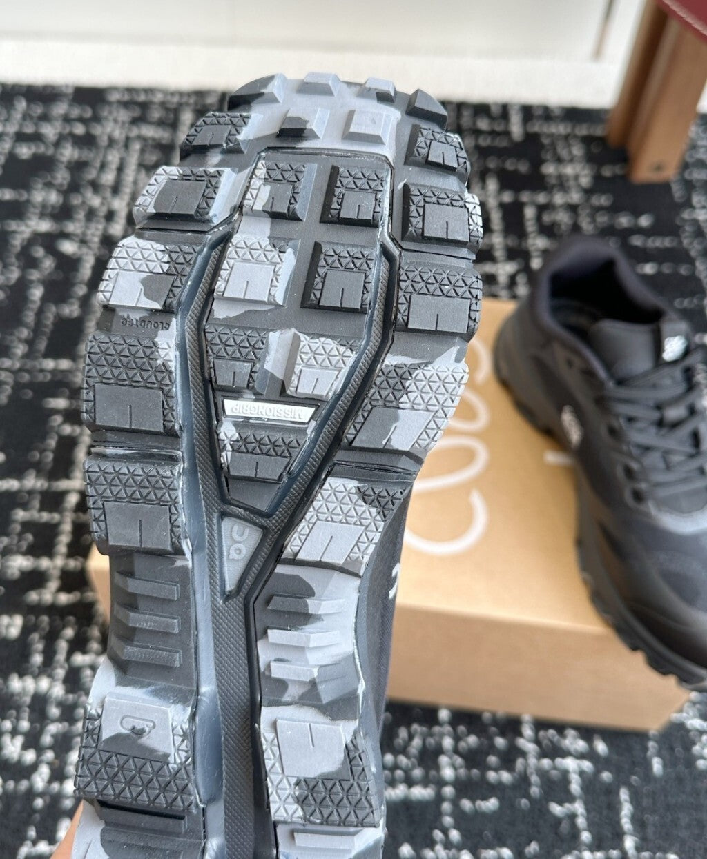 Tênis On Cloudventure 2.0 x LOEWE Preto