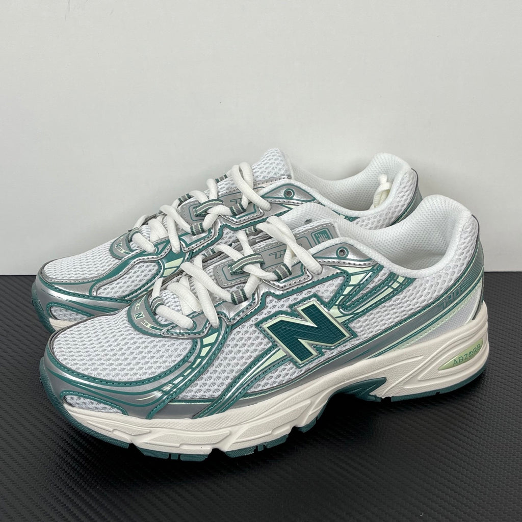 Tênis New Balance NB 740 verde