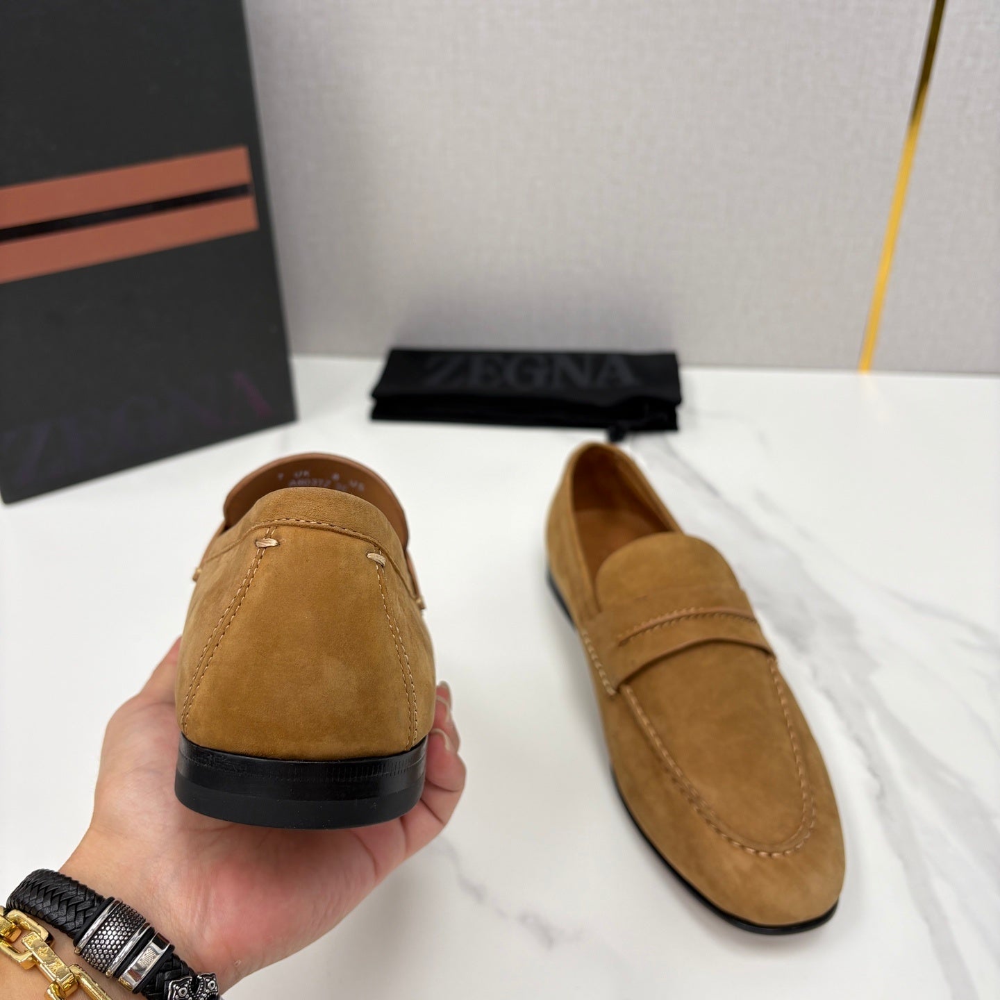 Mocassim Zegna Penny Loafer camurça caramelo