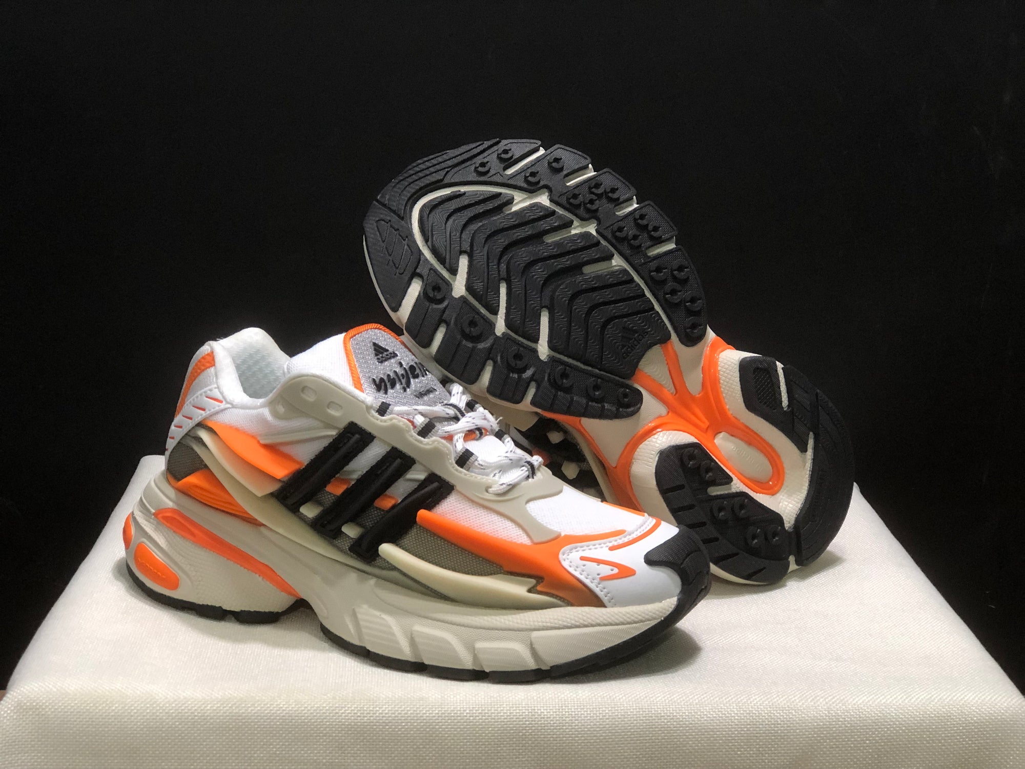 Adidas Adistar Jellyfish x Pharrell Williams Branco/Laranja