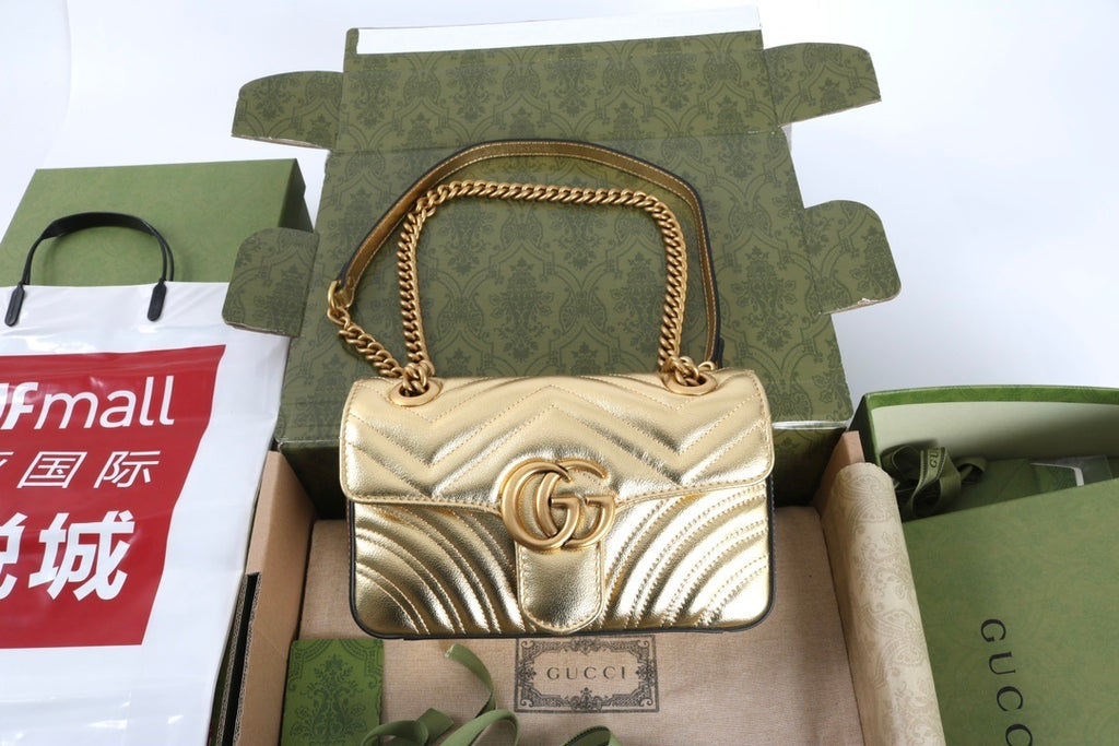 Bolsa Gucci GG Marmont Couro Dourado Super Mini/Média/Grande