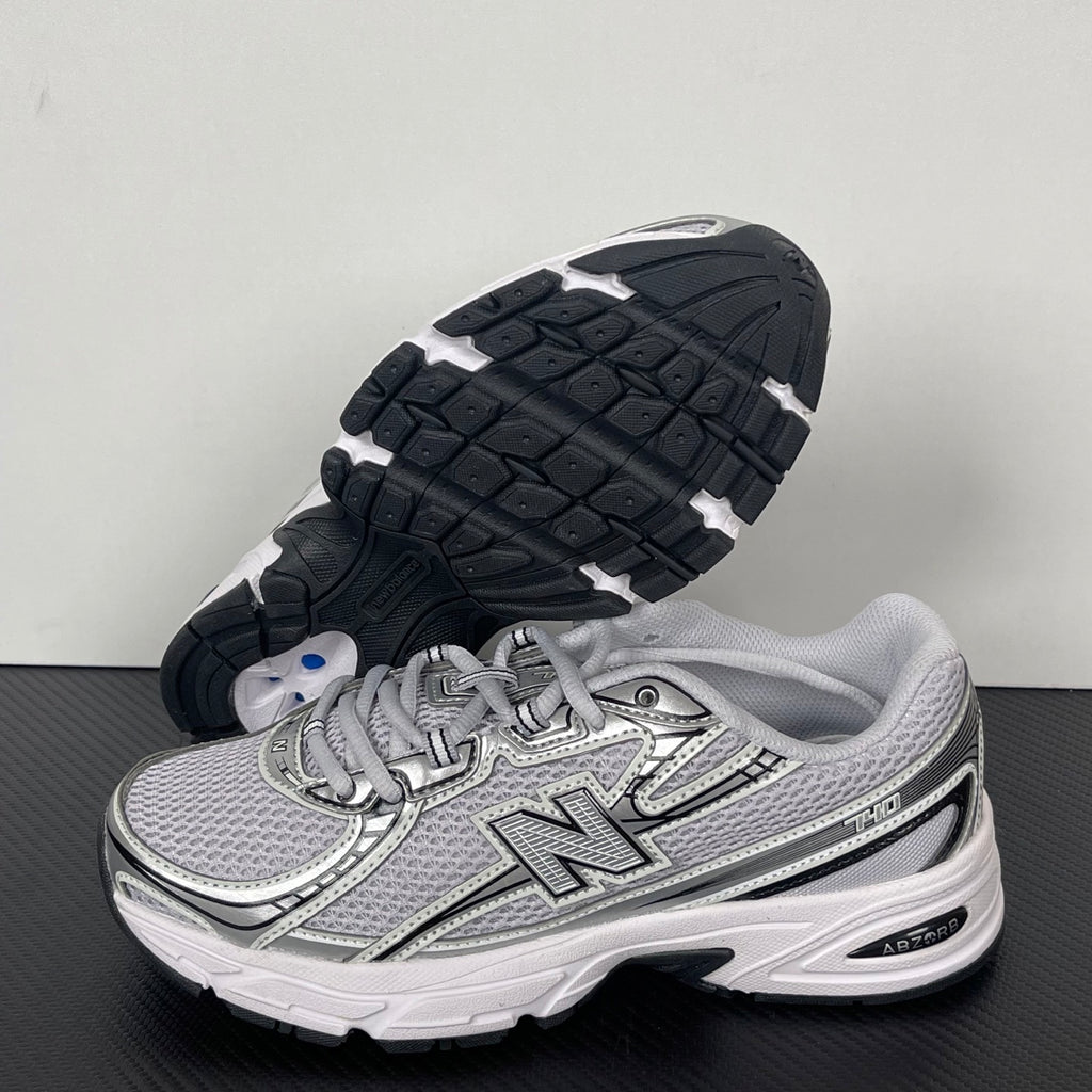Tênis New Balance NB 740 cinza/prata