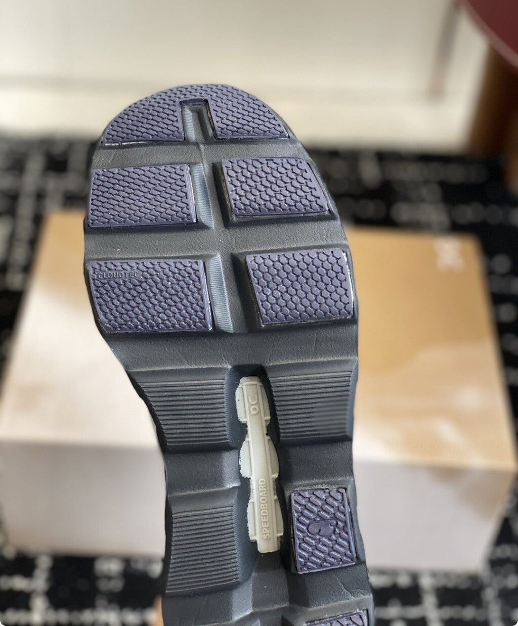 Tênis On Running Cloudmonster Cinza/Branco