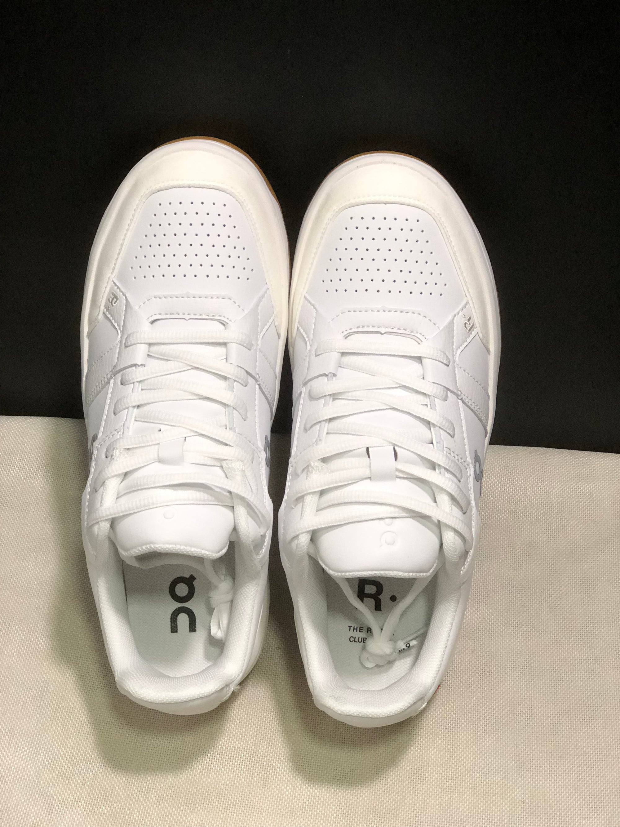 Tênis On The Roger Clubhouse Branco e Bege