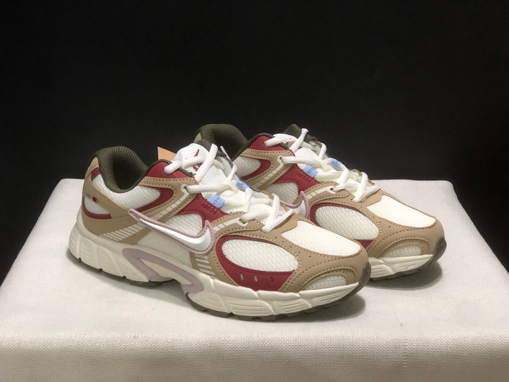 Nike V5 RNR branco/vermelho/bege