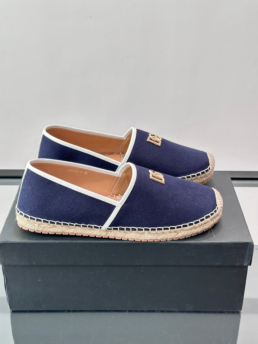 Espadrilhe DG com logo gravado azul