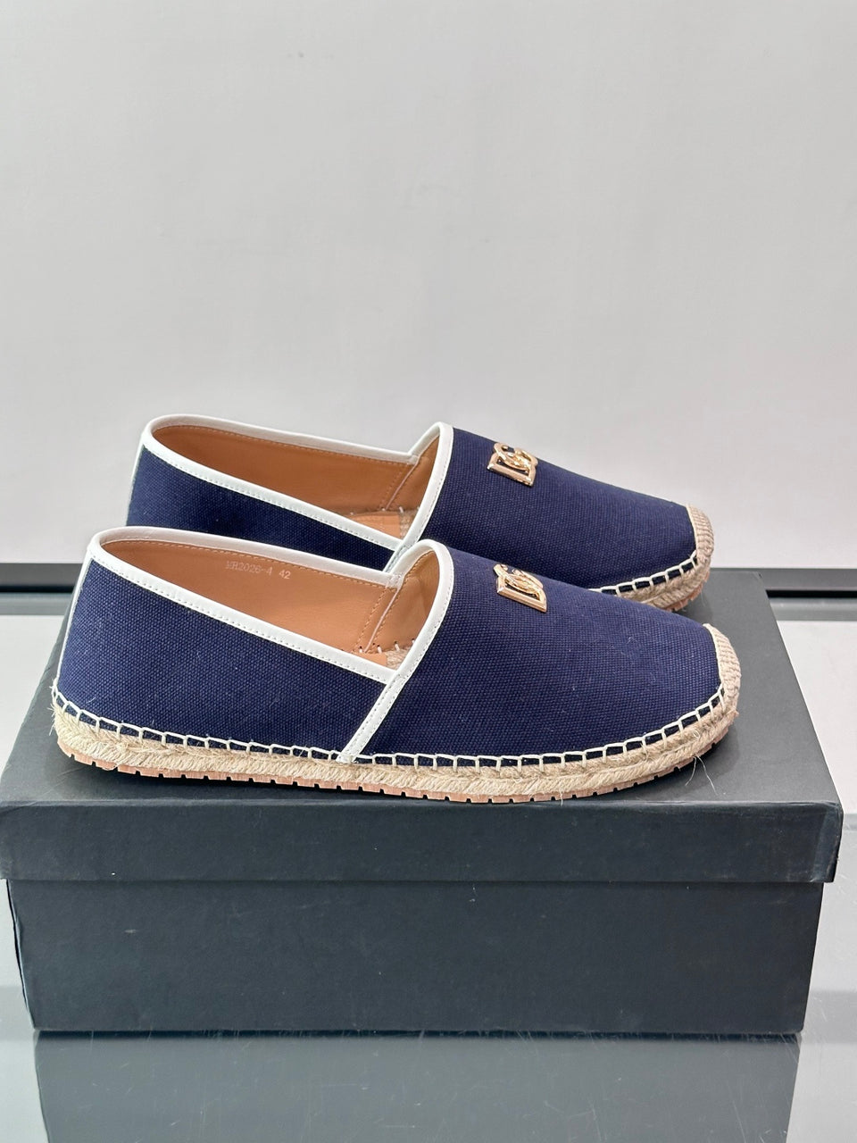 Espadrilhe DG com logo gravado azul