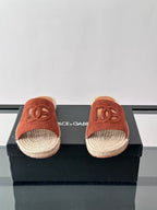 Espadrilhe DG com logo gravado marrom camurça