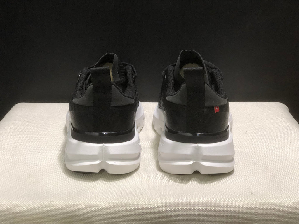 Tênis On Cloudpulse Next preto/branco