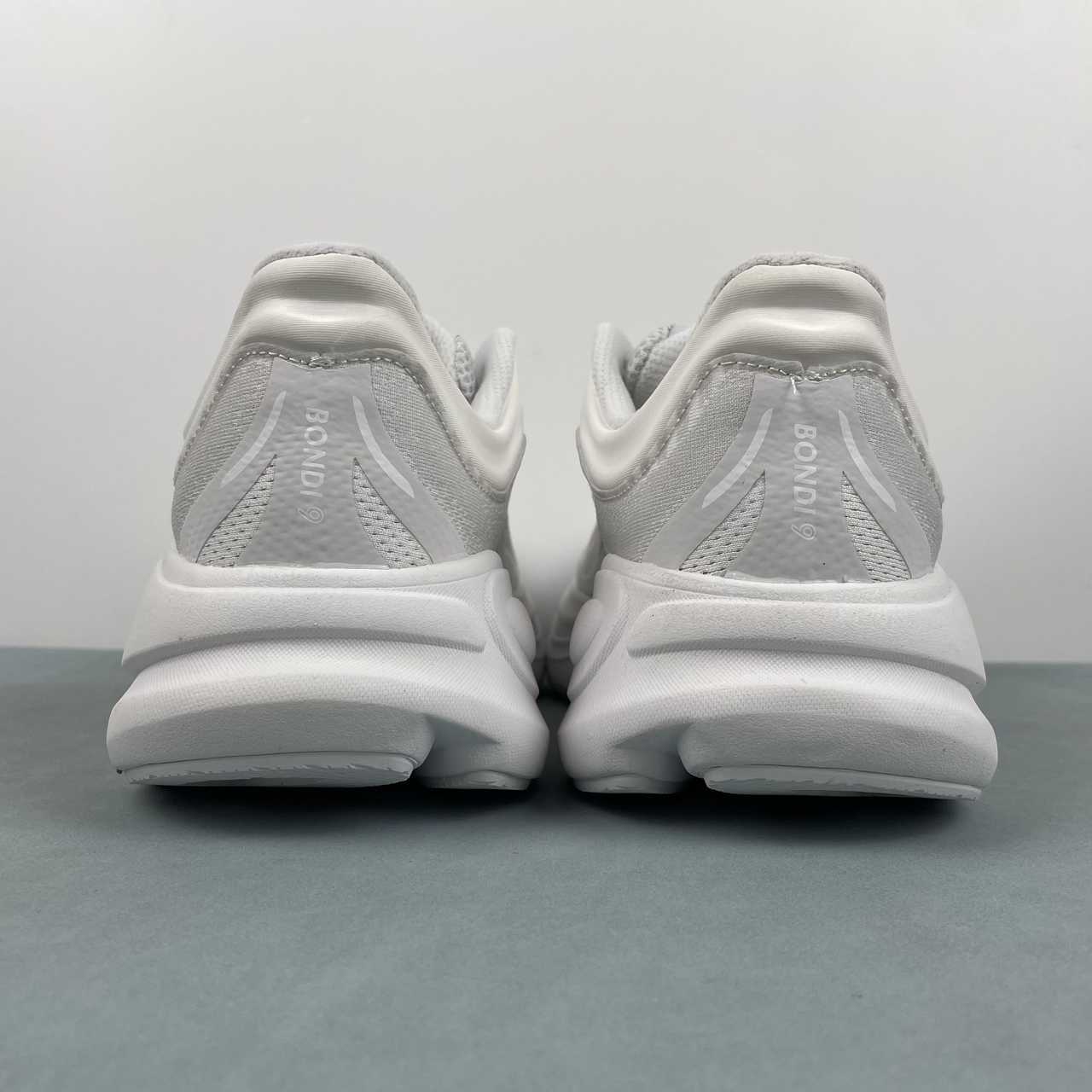 Tênis HOKA One One Bondi 9 Branco